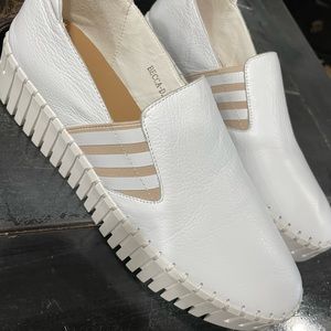 Slip on Leather sneaker